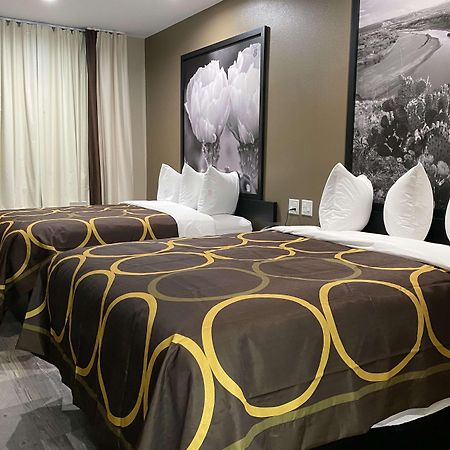 فندق Super 8 By Wyndham Houston Nw Beltway 8-West Rd المظهر الخارجي الصورة