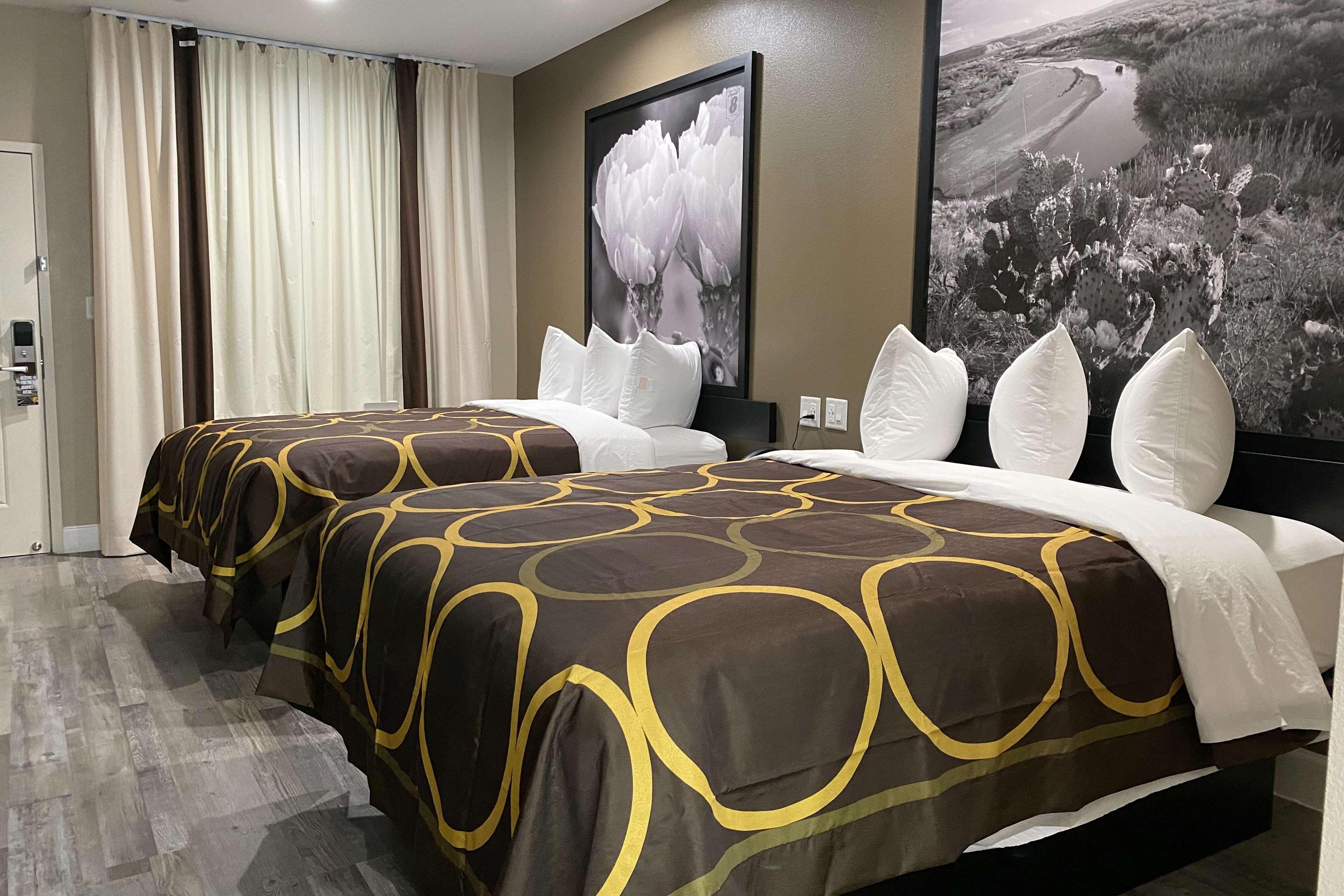 فندق Super 8 By Wyndham Houston Nw Beltway 8-West Rd المظهر الخارجي الصورة